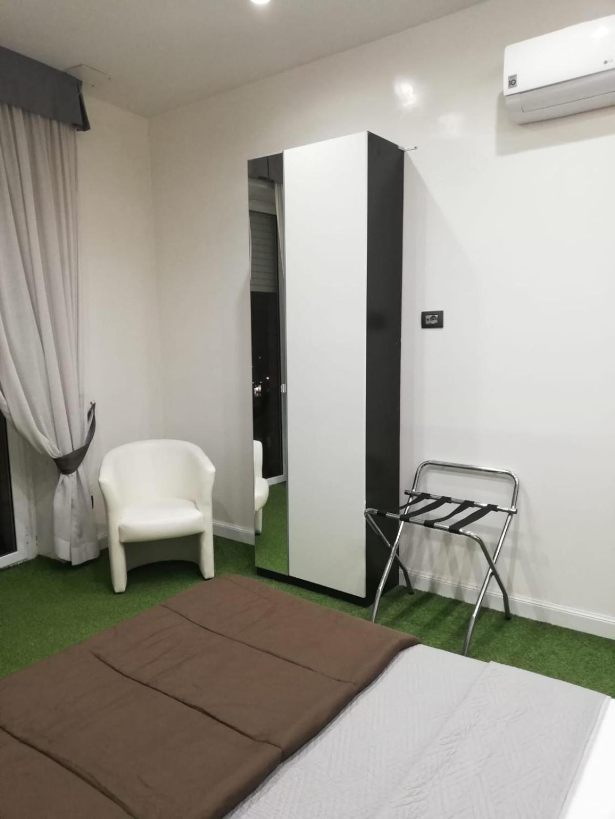 President Plaza Vip Suite Spa By Babylon Stay Neapel Exterior foto